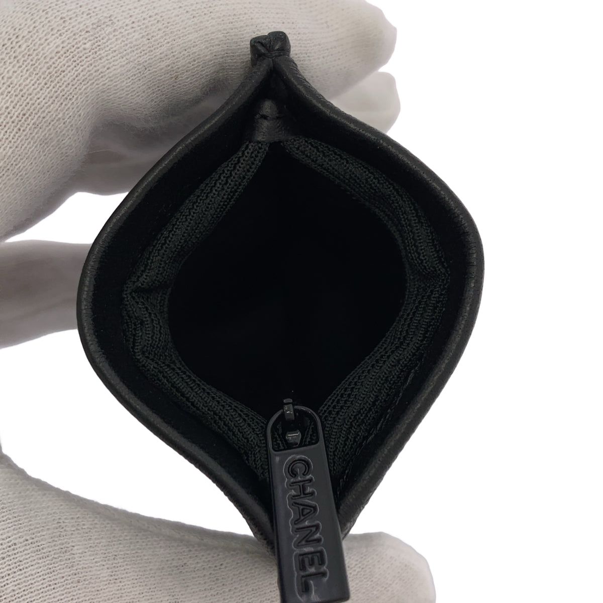 CHANEL / シャネル | レザー エンボスロゴ ジュエリーポーチ |