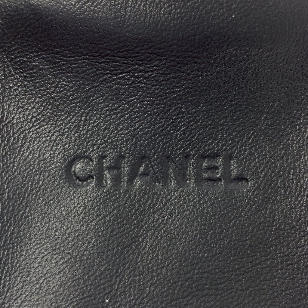 CHANEL / シャネル | レザー エンボスロゴ ジュエリーポーチ |