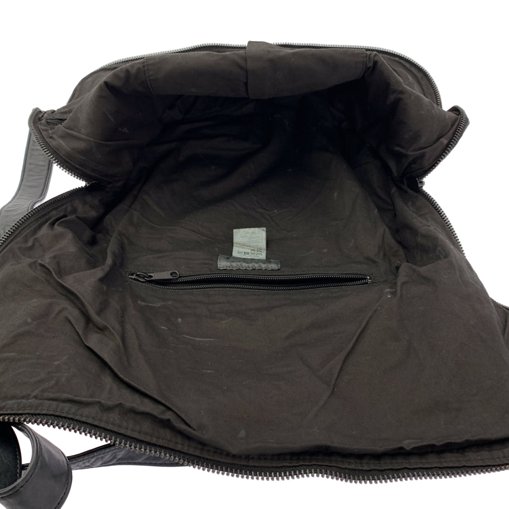 YOHJI YAMAMOTO POUR HOMME / 요우지야마모토풀 옴므 | 2025SS | PRODUCT DYEING HORSE FLAP SHOULDER BAG 가죽 숄더백 |