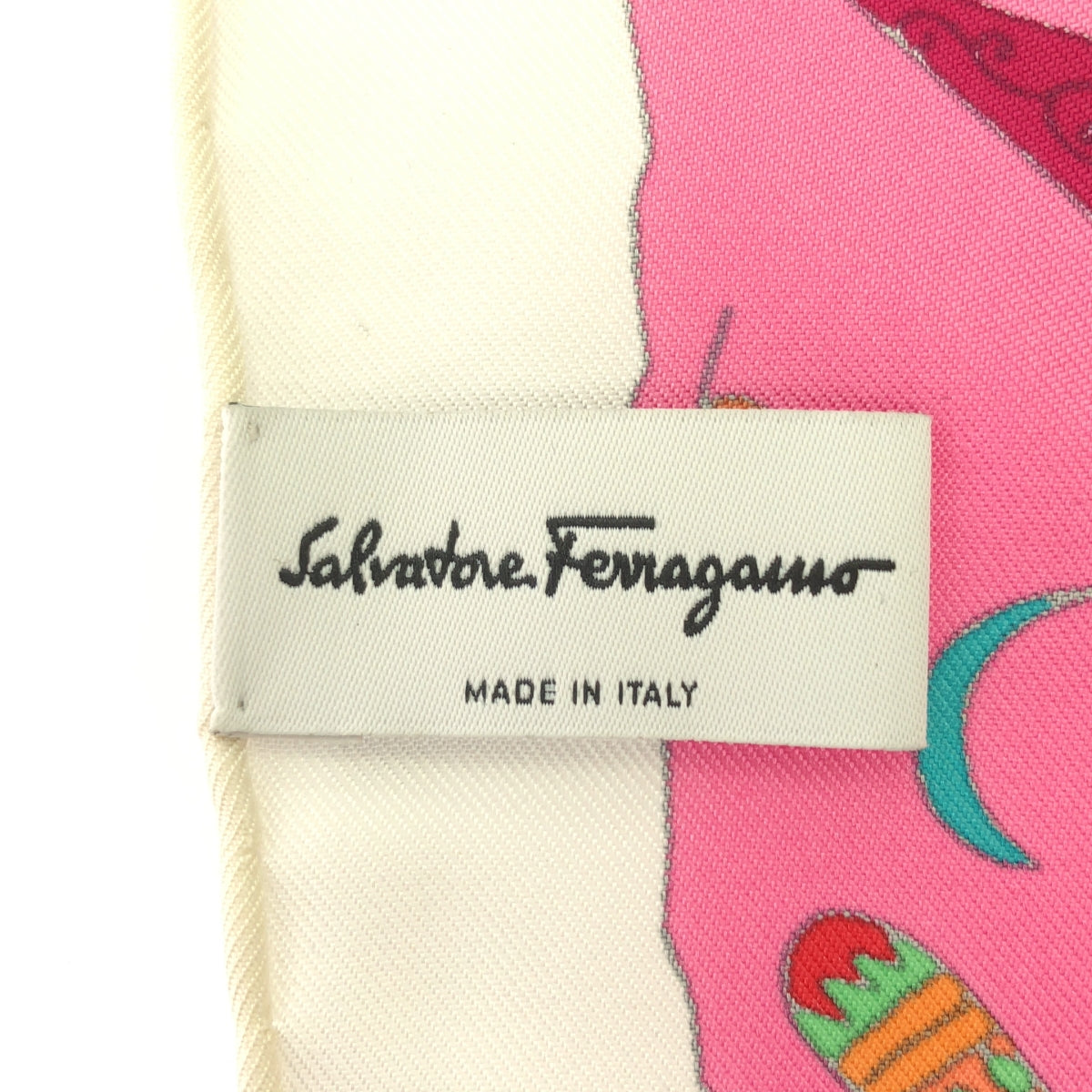 【美品】  Salvatore Ferragamo / サルヴァトーレフェラガモ | スピーニ・フェローニ宮殿 シルク スカーフ | マルチカラー