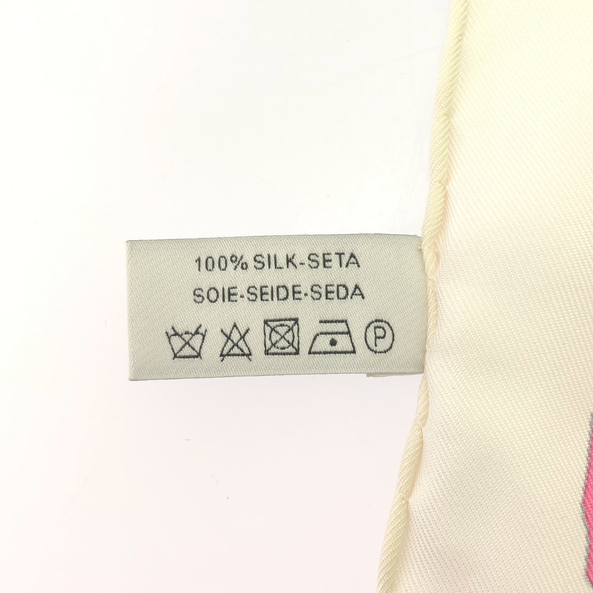 【美品】  Salvatore Ferragamo / サルヴァトーレフェラガモ | スピーニ・フェローニ宮殿 シルク スカーフ | マルチカラー