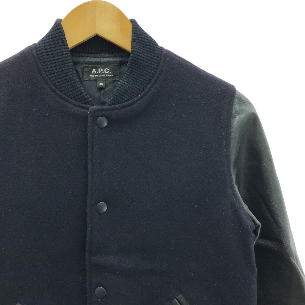 A.P.C. / アーペーセー | 袖レザー スタジャン ブルゾン | XS | ネイビー/ブラック | レディース