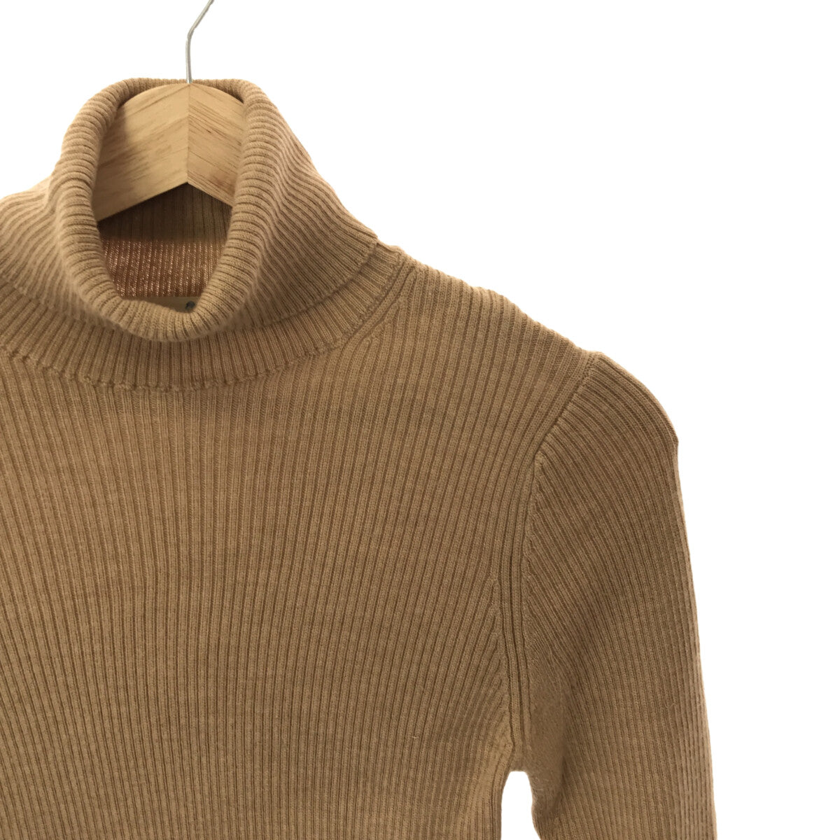 Merz b. Schwanen | Wool turtleneck ribbed knit | S | Beige | Women's