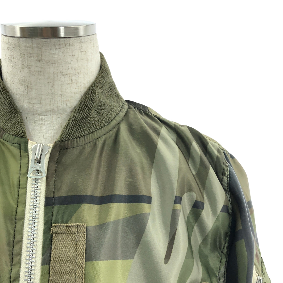 sacai / 사카이 | 2021AW | × KAWS / 카우즈 MA-1 Blouson / 총 무늬 군사 비행 재킷 폭격기 블루존 | 1 | 카키 | 남성