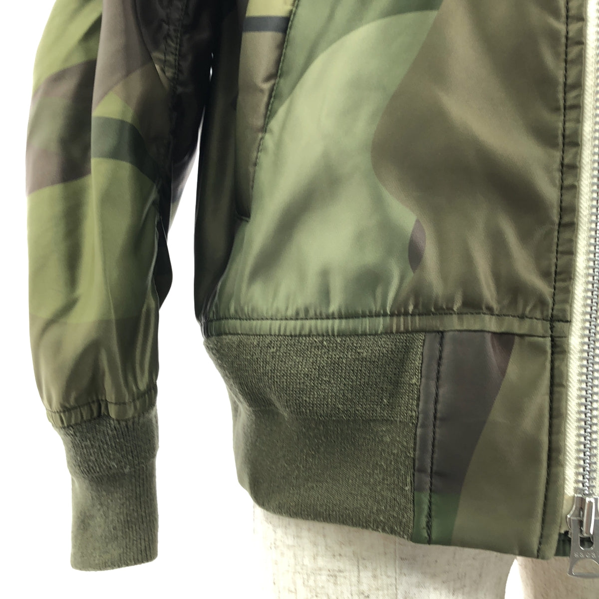 sacai / 사카이 | 2021AW | × KAWS / 카우즈 MA-1 Blouson / 총 무늬 군사 비행 재킷 폭격기 블루존 | 1 | 카키 | 남성
