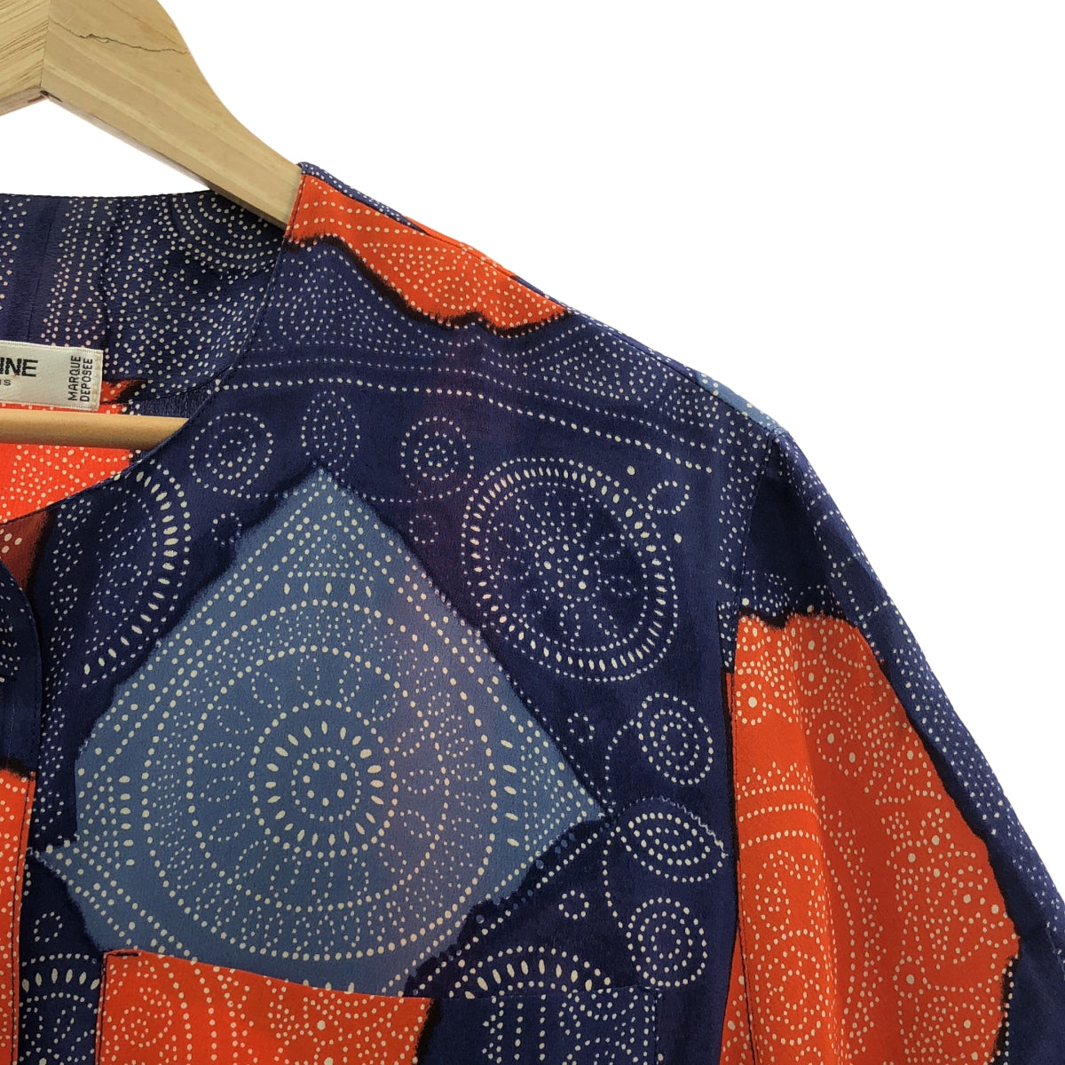 [狀況極佳] CELINE | 1990 年代復古凱旋門紐扣佩斯利拼布印花無領短袖襯衫 | 藍色/橙色 | 女款