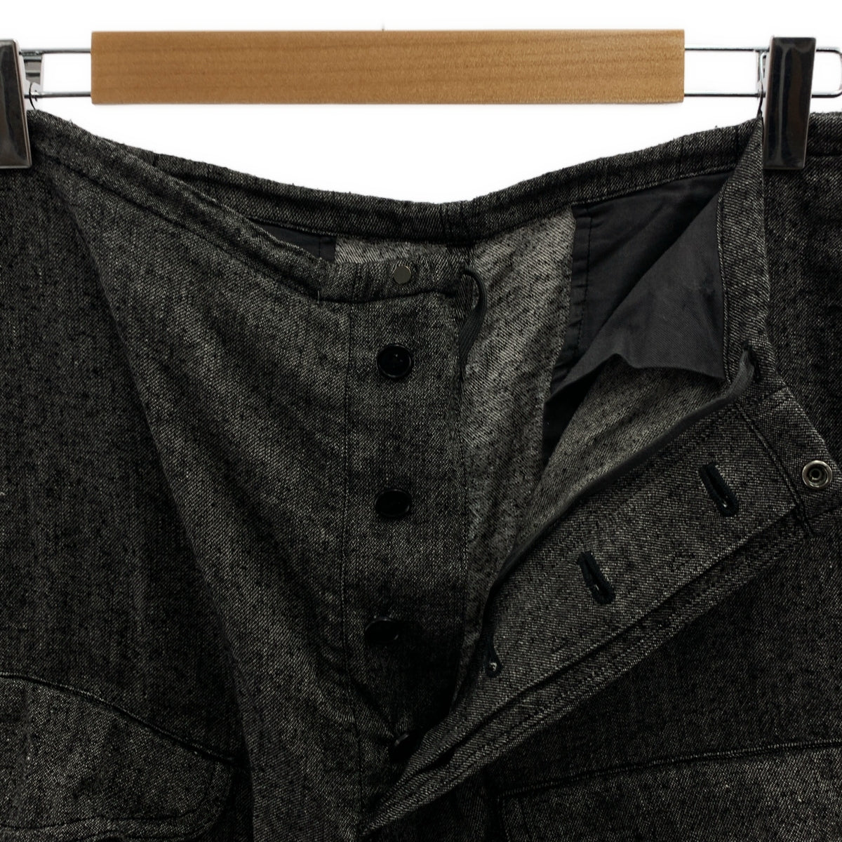 【미품】 blurhms / 브람스 | 2025SS | SILK LINEN F1B PANTS 실크 리넨 밀리터리 팬츠 | 2 | BLACKCHAMBRAY / 블랙 샴브레이 | 남성