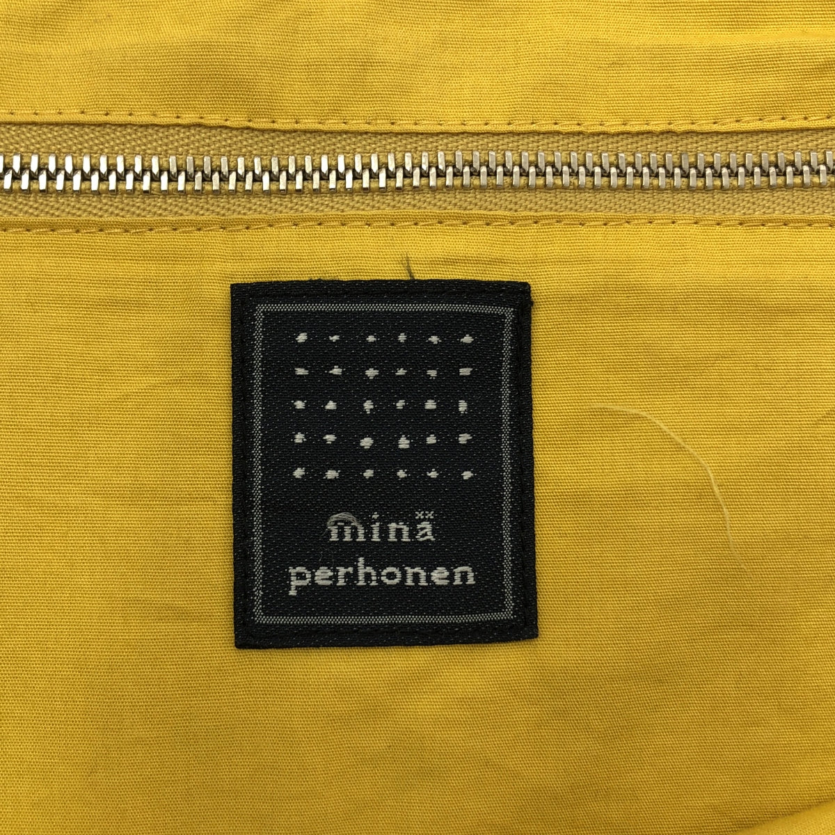 mina perhonen / ミナペルホネン | forest parade / フォレストパレード エンブロイダリー ロゴジップ ショルダーバッグ | gray | レディース