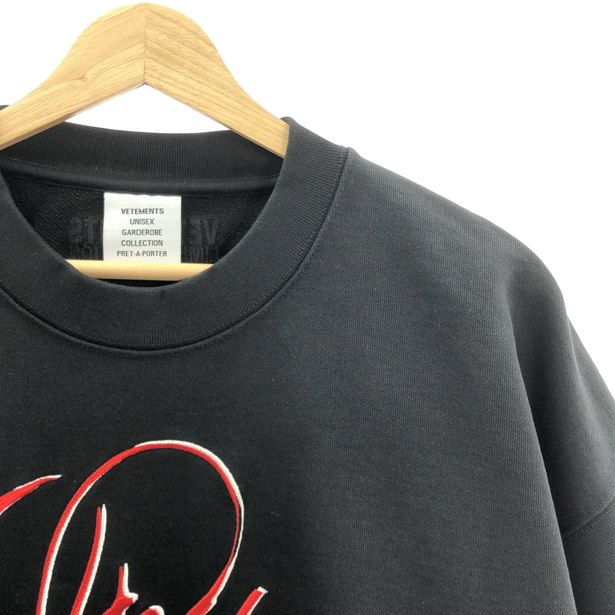 [新品] VETEMENTS | 2023 秋冬 | JAVA 刺繡 T 卹 寬鬆刺繡衛衣 | M 碼 | 黑色 | 男款