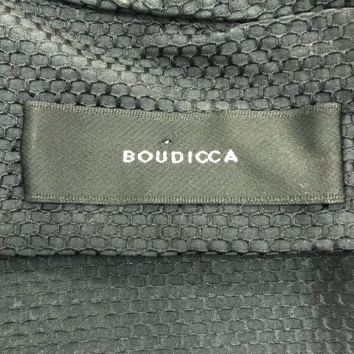 BOUDICCA / 부디카 | 볼륨 슬리브 지퍼 재킷 |
