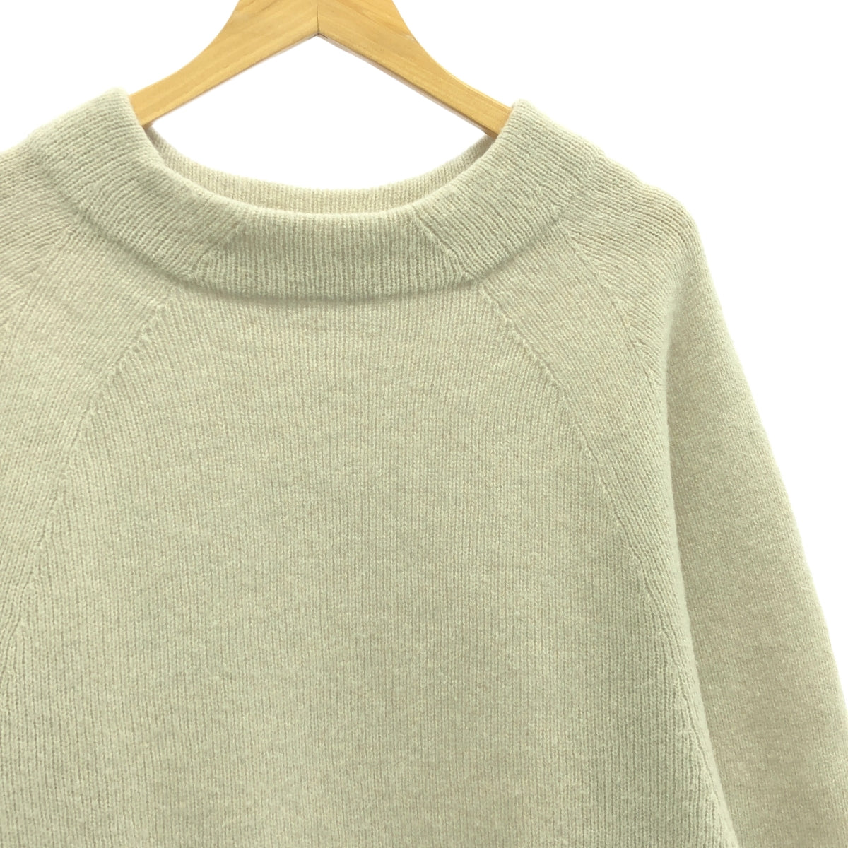 乾淨整齊 | 2023AW | 瓶頸式蝙蝠袖針織衫 | F | 米色 | 女款