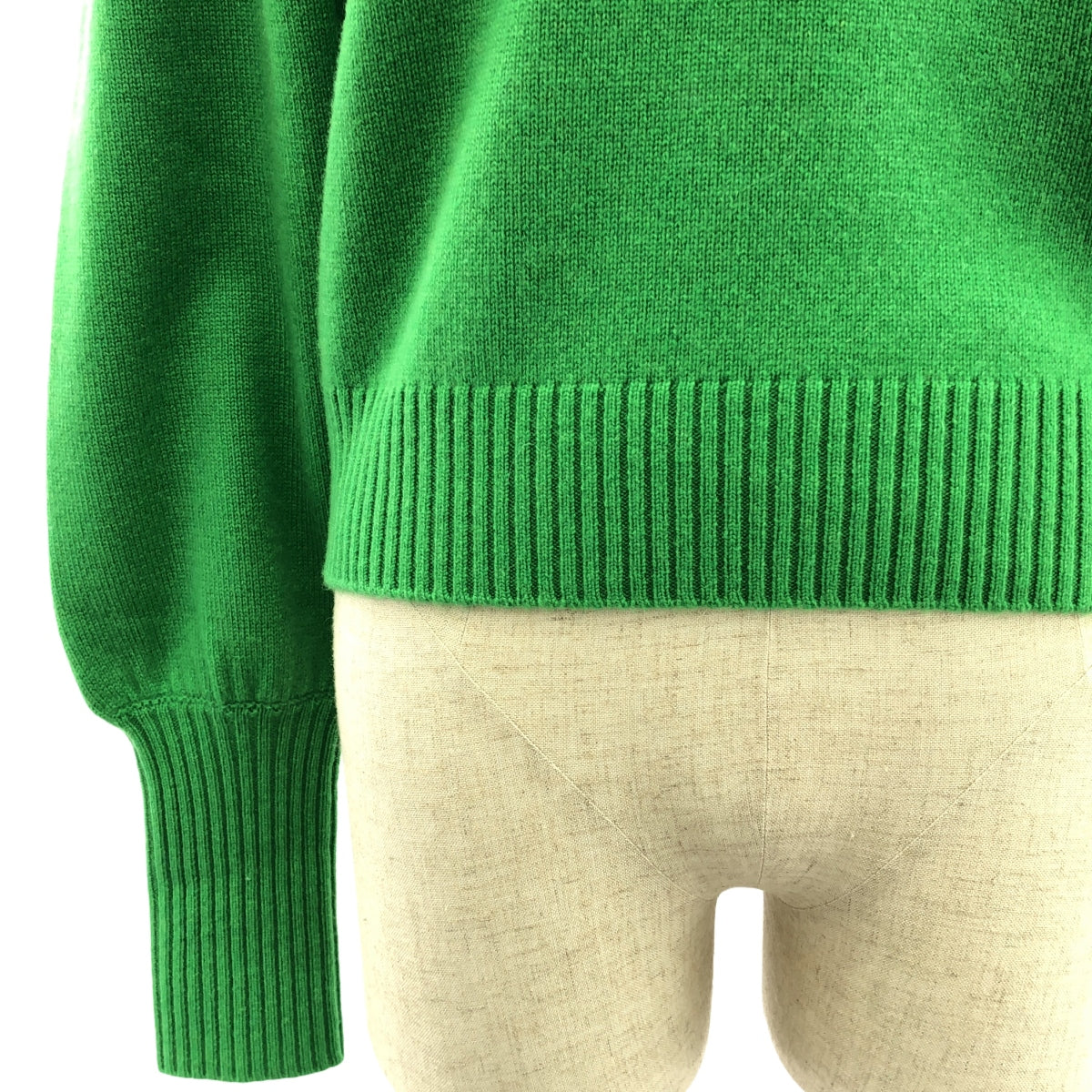 【美品】  Chloe / クロエ | 2021AW | cashmere 100％ / カシミヤ ワンポイントロゴ ギャザースリーブ ニット | S | simple green | レディース