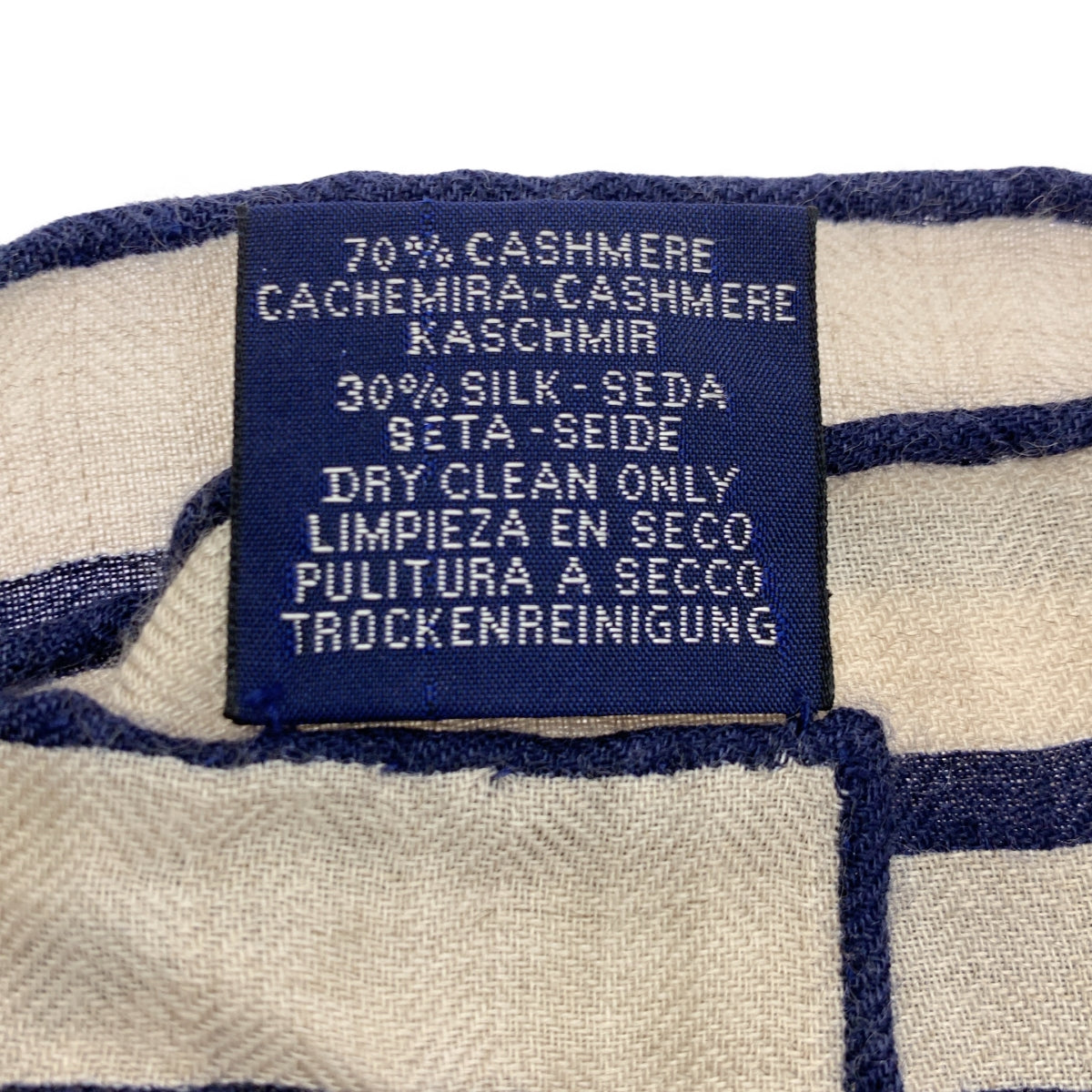 HERMES | La Promenade du Matin Bandana / 羊絨和絲綢 / Carré Jean 140 雙面晨間漫步羊絨和絲綢 Bandana 披肩 |