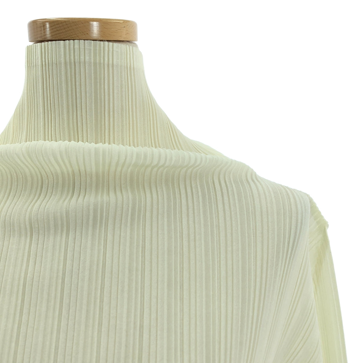 イッセイミヤケ　PLEATS PLEASE プリーツプリーズ　クリームホワイト イッセイミヤケPLEATS PLEASE プリーツプリーズクリームホワイト