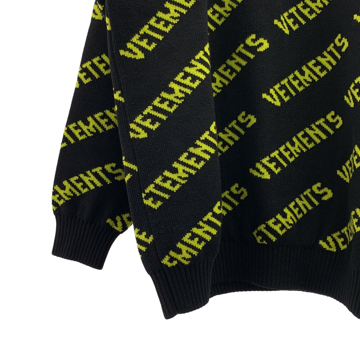 VETEMENTS / ヴェトモン | Monogram Knit ウール モノグラム ニット | S | ブラック/イエロー | メンズ