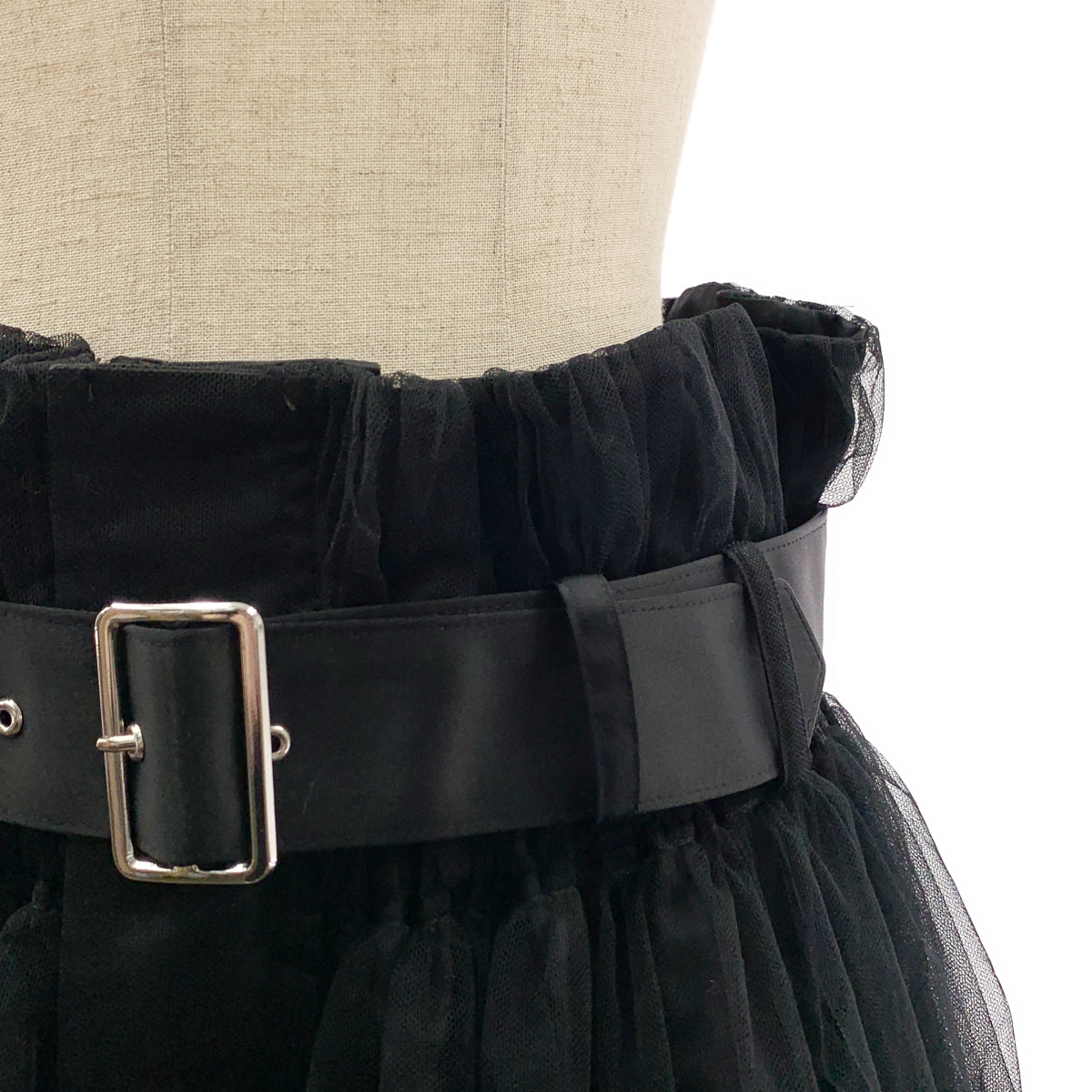 [狀況極佳] noir kei ninomiya | 2024 秋冬系列 | 薄紗對接口袋繫帶蓬鬆半身裙 | S碼 | 黑色 | 女款