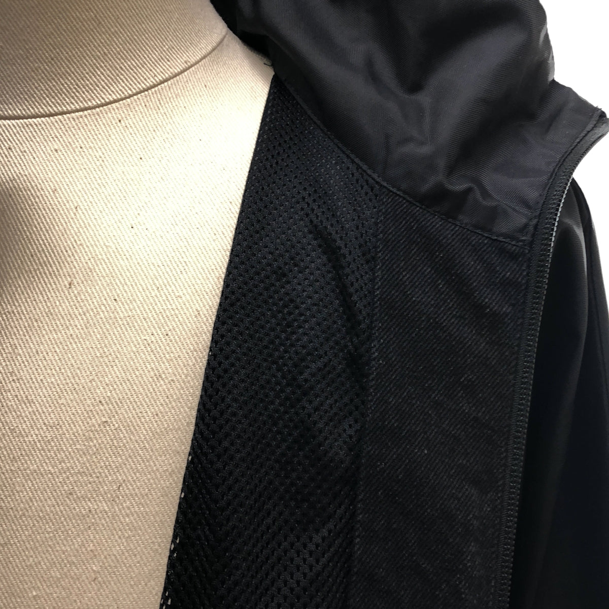 BALENCIAGA / バレンシアガ | ロゴ ブラックデニム ドローストリング オーバージャケット / メッシュ総裏地 / 529213 | 34 | メンズ