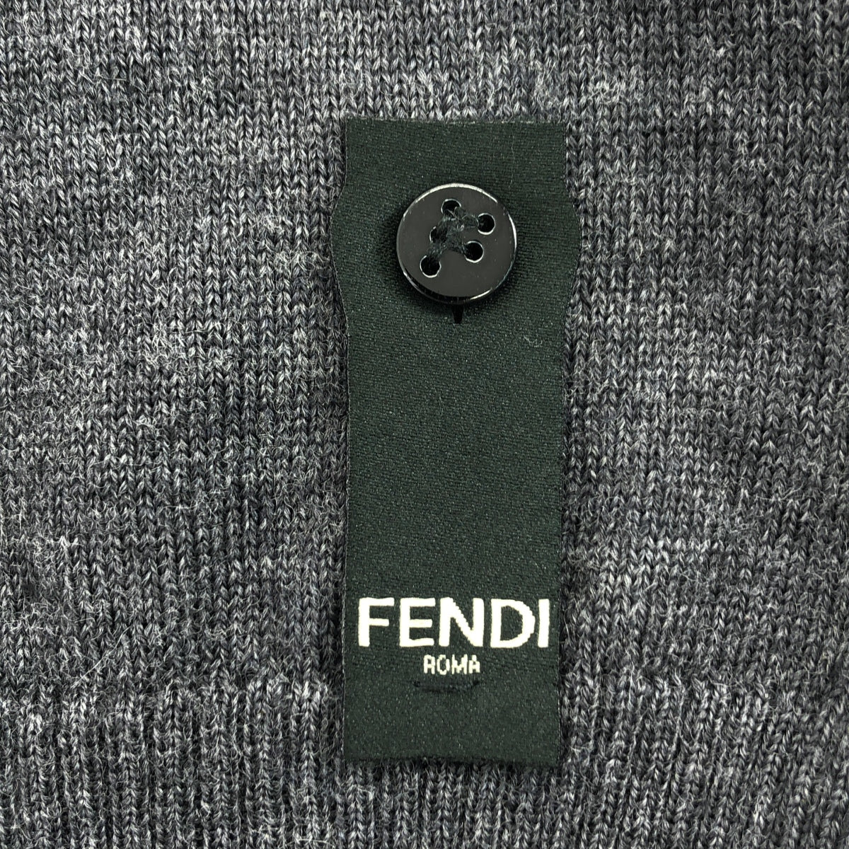 【미품】 FENDI / 펜디 | 버그 캣 하이 게이지 크루 넥 니트 | 50 | 회색 | 남성
