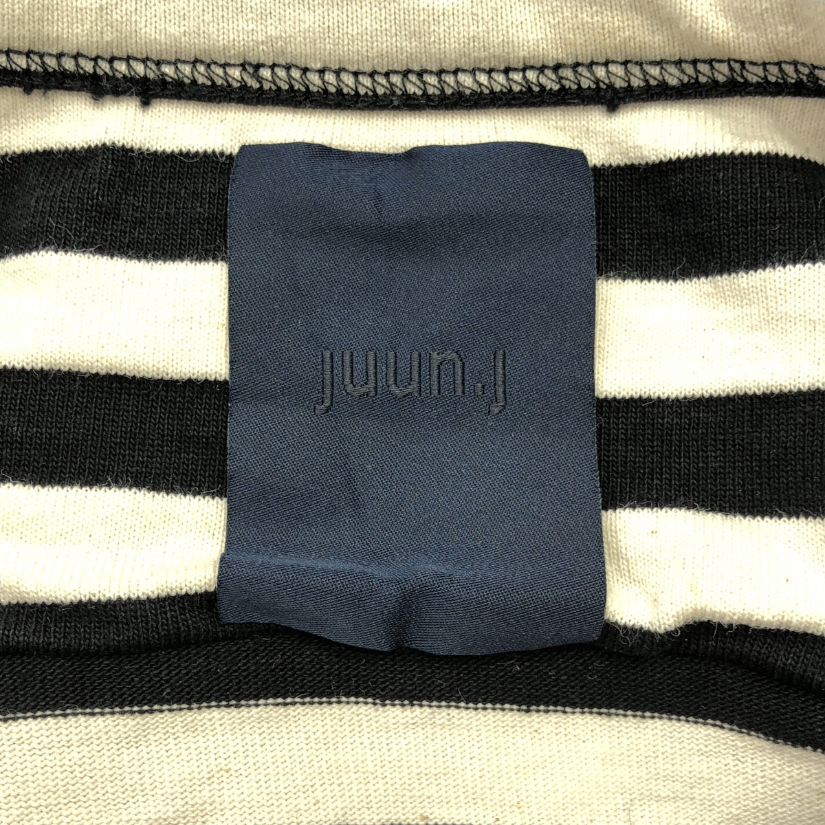 JUUN.J / 준지 | 코튼 백 로고 테두리 크루넥 컷소우 | 48 | 블랙 / 아이보리 | 남성