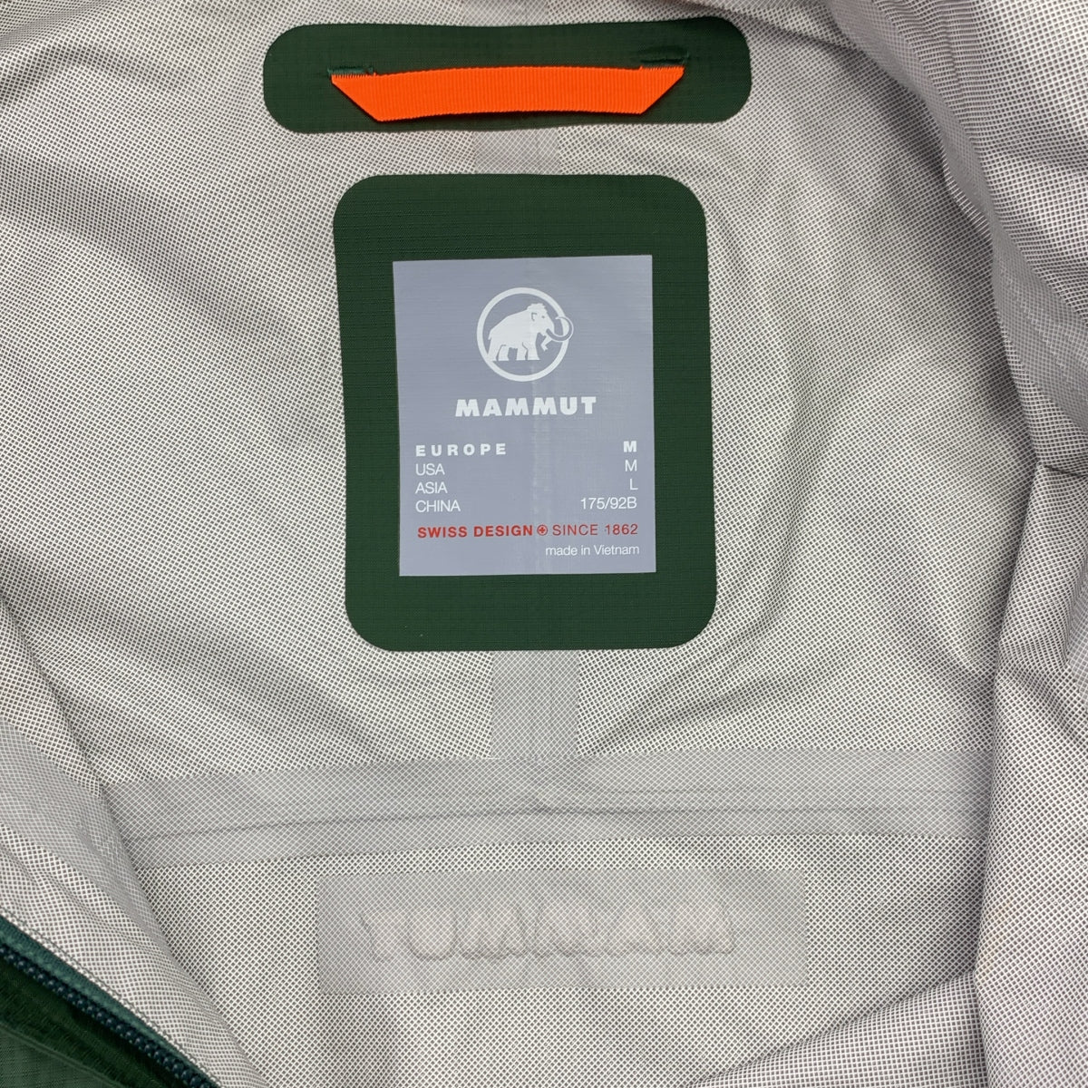 MAMMUT Microlayer 2.0 硬殼連帽夾克，亞洲版型，M 碼，男款