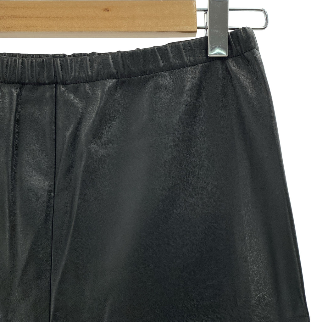 MM6 Maison Margiela / 엠엠 식스 메종 마르젤라 | 2021AW | Fake Leather slim pants 가짜 가죽 바지 | 40 |