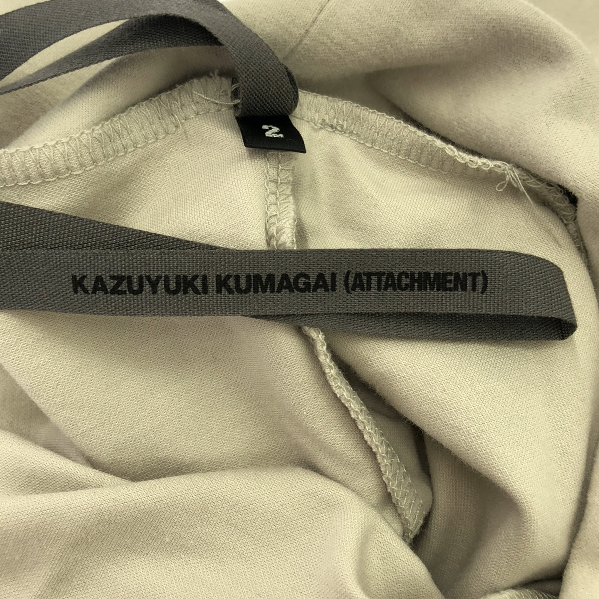 KAZUYUKI KUMAGAI ATTACHMENT / カズユキクマガイアタッチメント | クールマックス モクロディ スウェード タートルネック | 2 | ベージュ | メンズ