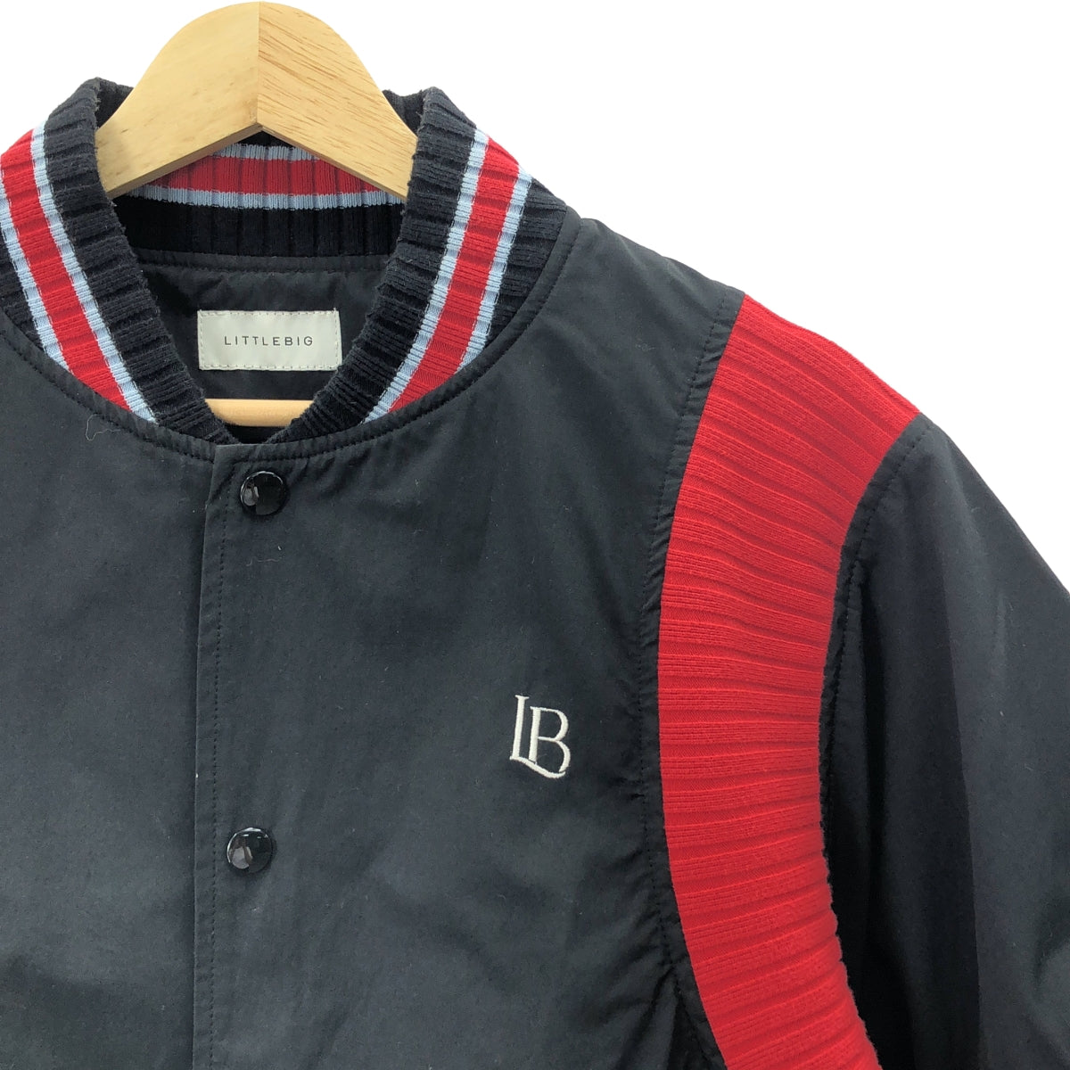 LITTLEBIG | 2023 春夏 | 半獎夾克，短袖，46 碼，黑色/紅色，男款