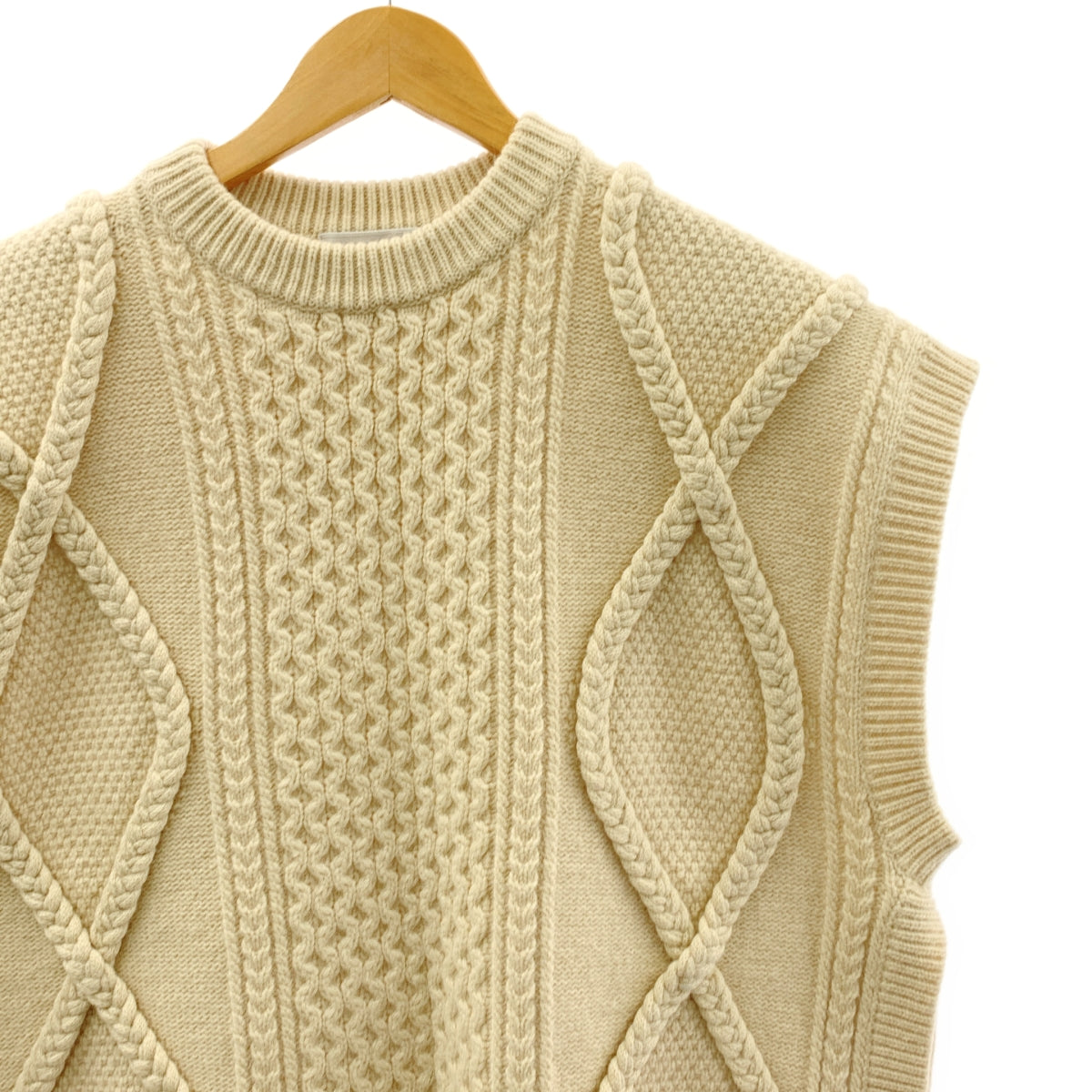 CLANE | 3D 開衩針織背心 | 開衩針織背心 | 1 碼 | 米色 | 女款