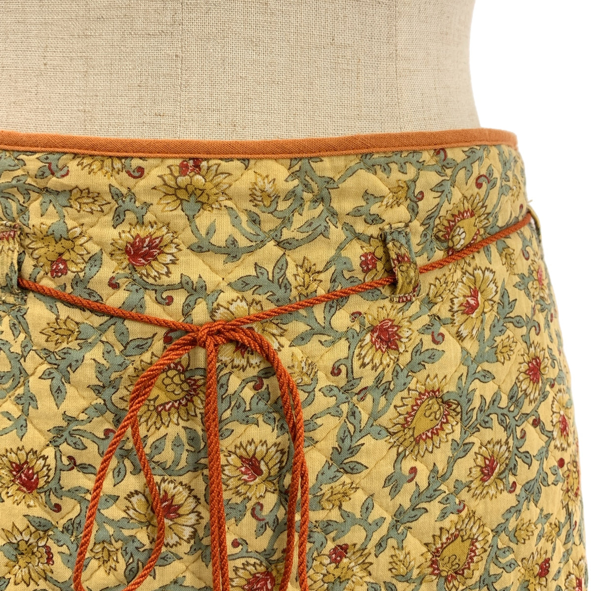 NOWOS / ノーウォス | Over print long skirt / 総柄 キルティング ボリューム スカート / チャーム・ペチコート付き | M | レディース