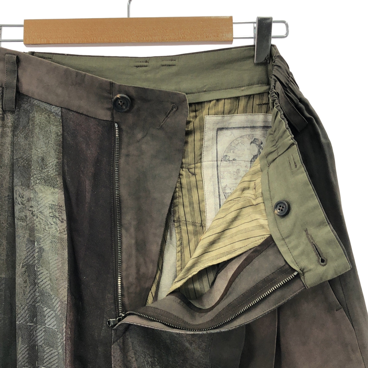 【美品】  ziggy chen / ジギーチェン | 2024SS | Lea Ted Drop Crotched Trousers / 総柄 タック ワイド トラウザーズ パンツ | 46 | Lava | メンズ