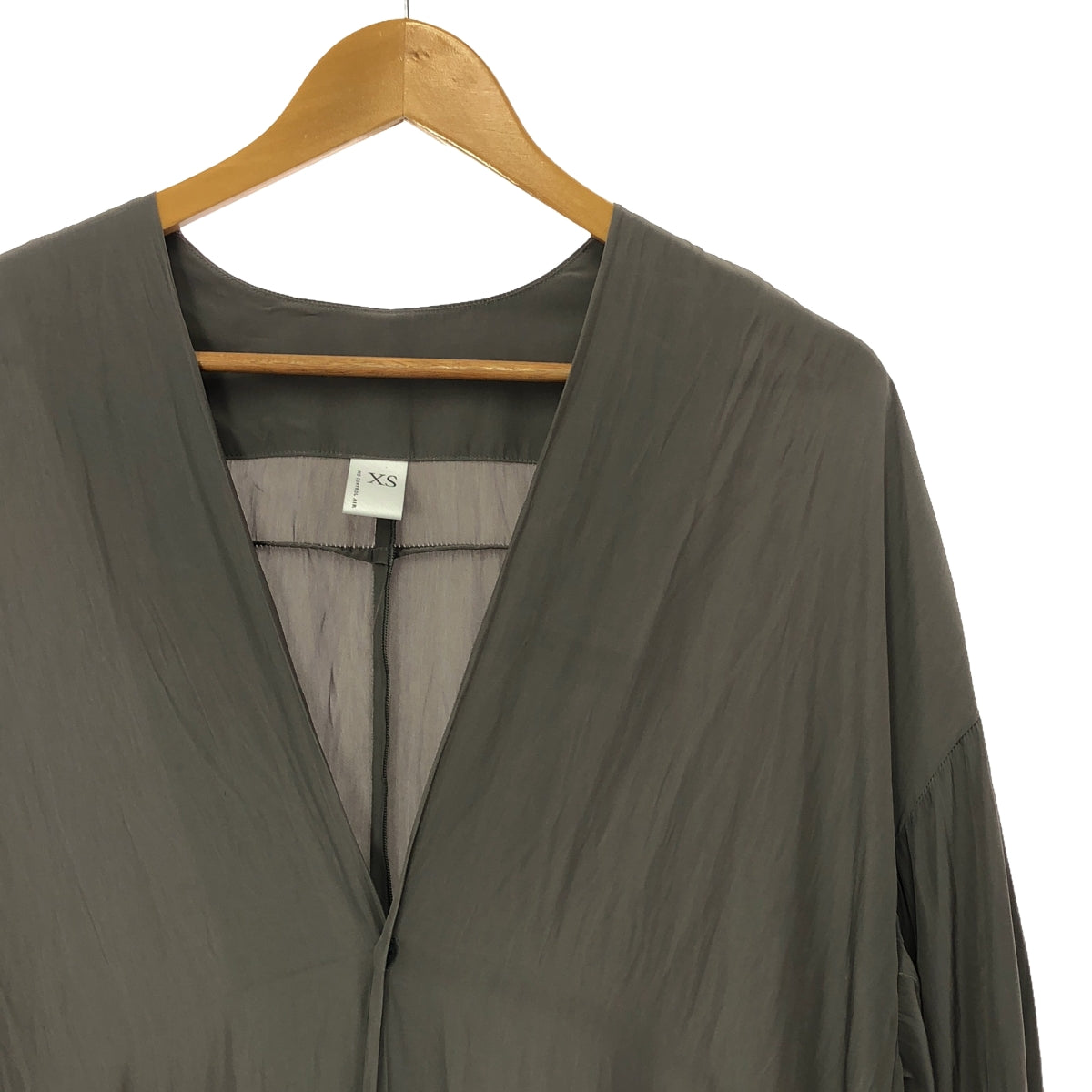 NO CONTROL AIR / 노 컨트롤 에어 | 폴리 에스테르 부드러운 개더 슬리브 노 컬러 코트 | XS | 카키 | 여성