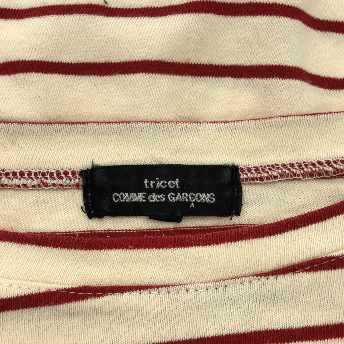 tricot COMME des GARCONS | 2011AW / AD2011 | 金色扣袖，船領，棉質，條紋剪裁 | S | 象牙色 / 紅色 | 女款