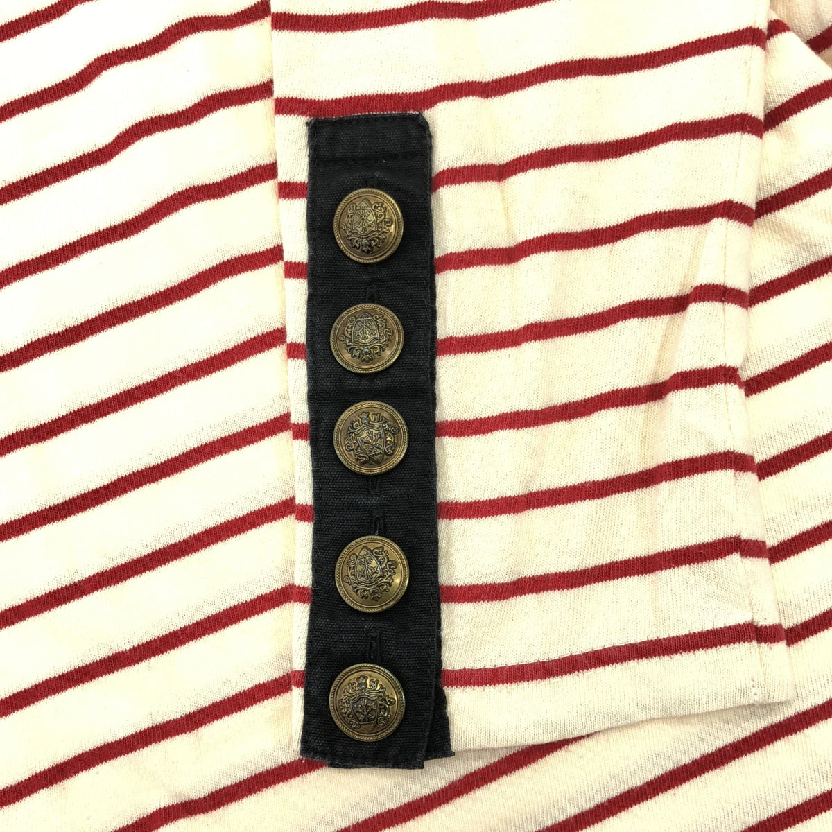 tricot COMME des GARCONS | 2011AW / AD2011 | 金色扣袖，船領，棉質，條紋剪裁 | S | 象牙色 / 紅色 | 女款