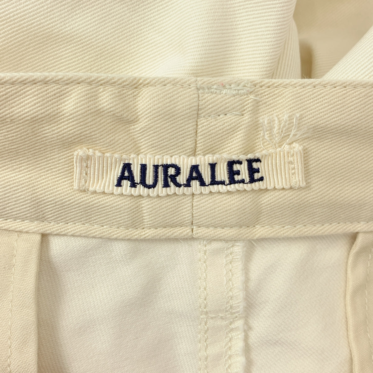 AURALEE | 水洗 Finx 斜紋布單褶褲 | 3 碼 | 白色 | 男款