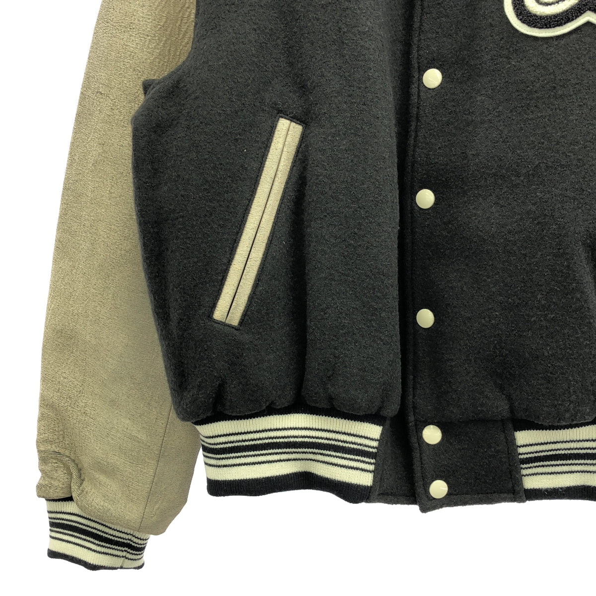 [新品] SUGARHILL / 糖山 | 2022 秋冬 | GILL 皮革體育場夾克 | 2 |淡黑 × 白鰓 |男士