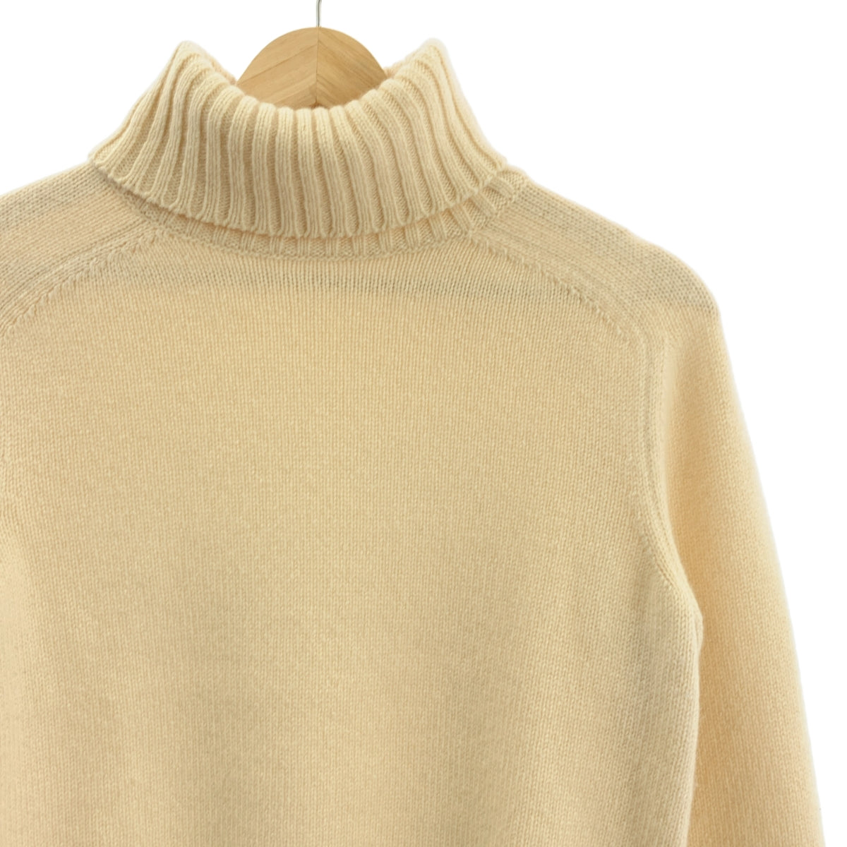 HERMES / 헤르메스 | 캐시미어 리브 실크 전환 터틀넥 니트 |