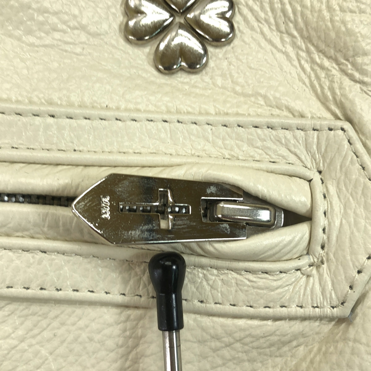 【美品】  MASU / エムエーエスユー | 2021AW | CLOVER STUDS RIDERS JACKET クローバーズスタッズ レザー ライダース ジャケット | 46 | ホワイト | メンズ