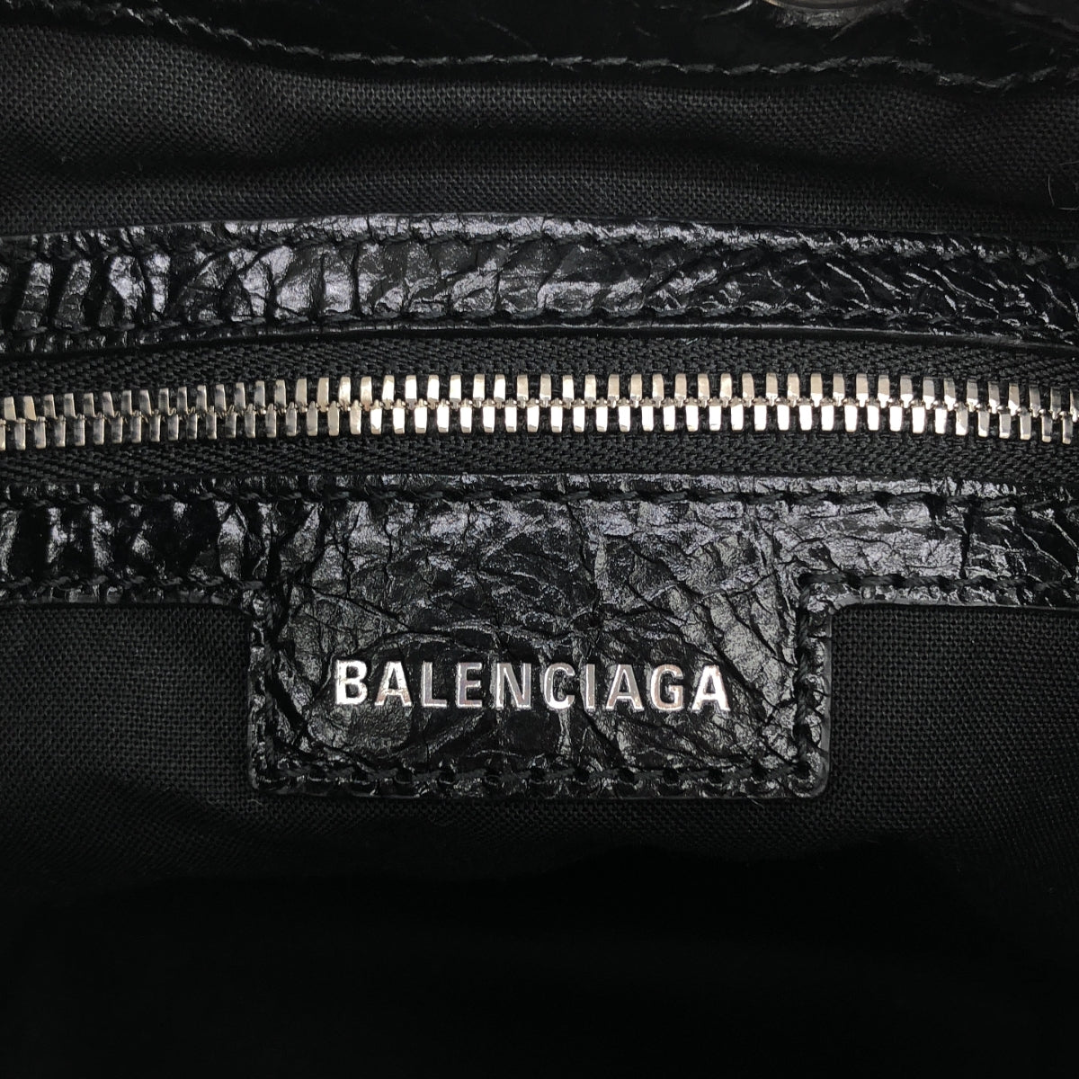 BALENCIAGA | Le Cagole 水桶包 |
