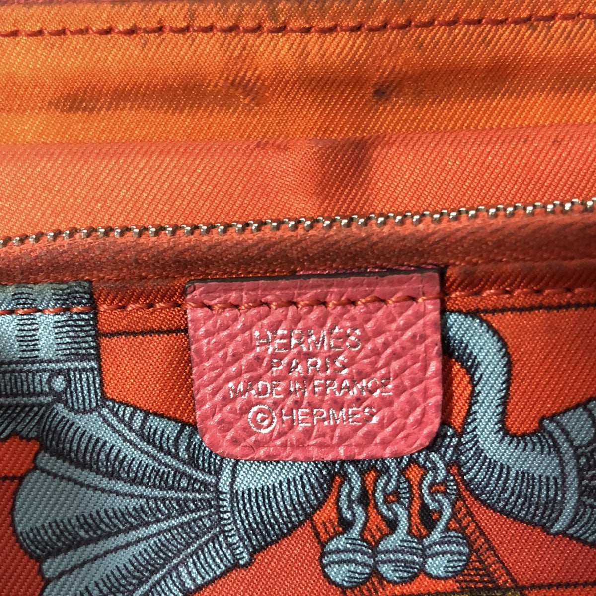 HERMES / 헤르메스 | della cavalleria U 각인 U 아작 실크 인 안감 스카프 패턴