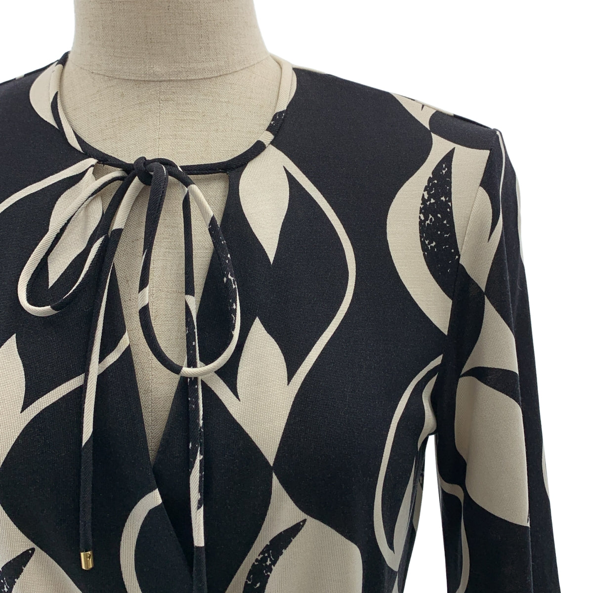 DIANE VON FURSTENBERG / ダイアンフォンファステンバーグ | silk 100％ / シルク 総柄 ベルテッド ボリュームスリーブ ドレス ワンピース | 2 | レディース