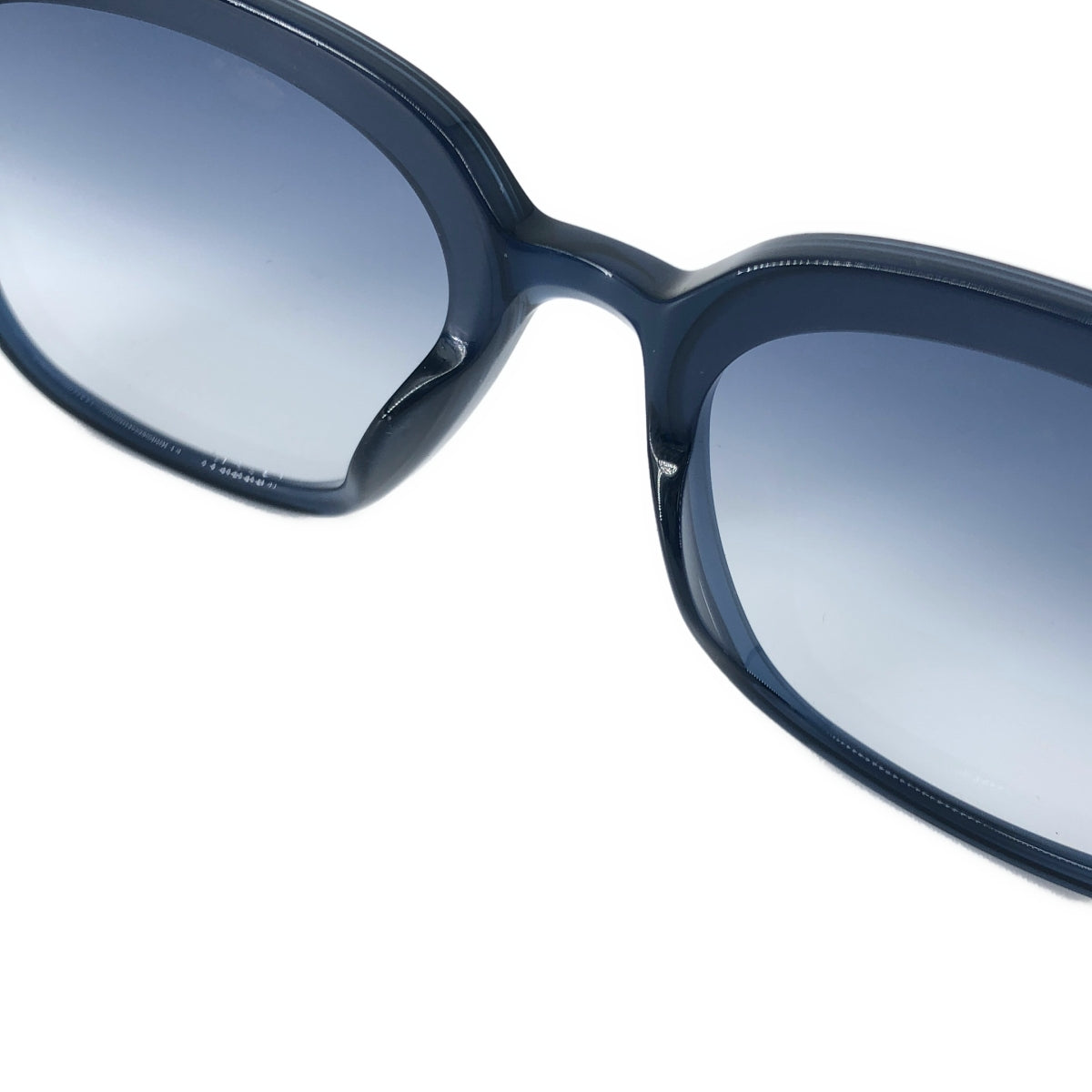 GENTLE MONSTER ネイビー キャットアイサングラス HEIZER Gentle Monster: Heizer NC2 (Blue) | DSMNY E-SHOP