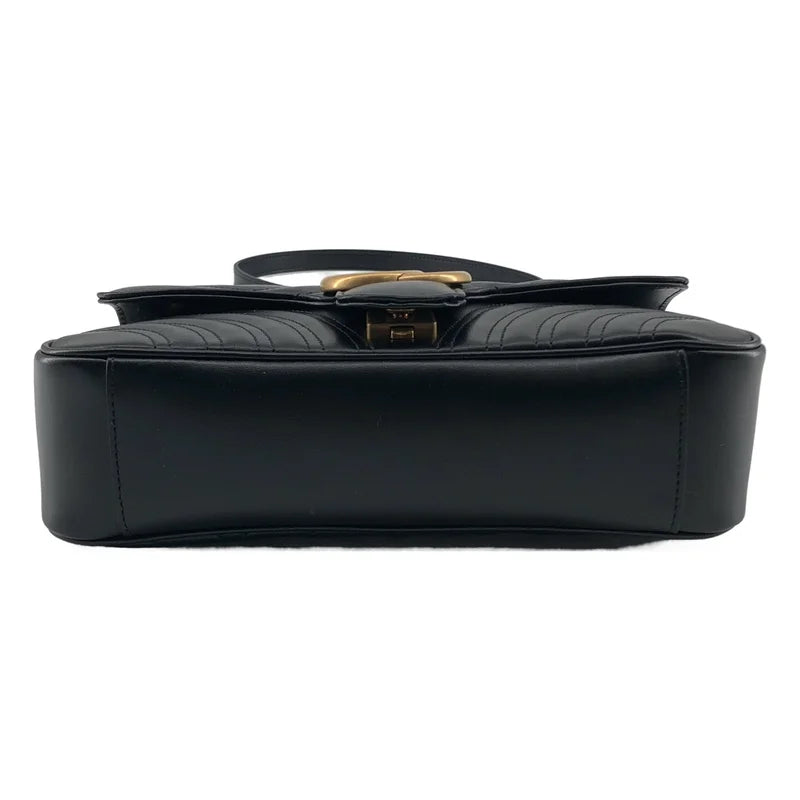 GUCCI / 古馳 | GG Marmont 翻蓋皮革絎縫中號肩背包 |