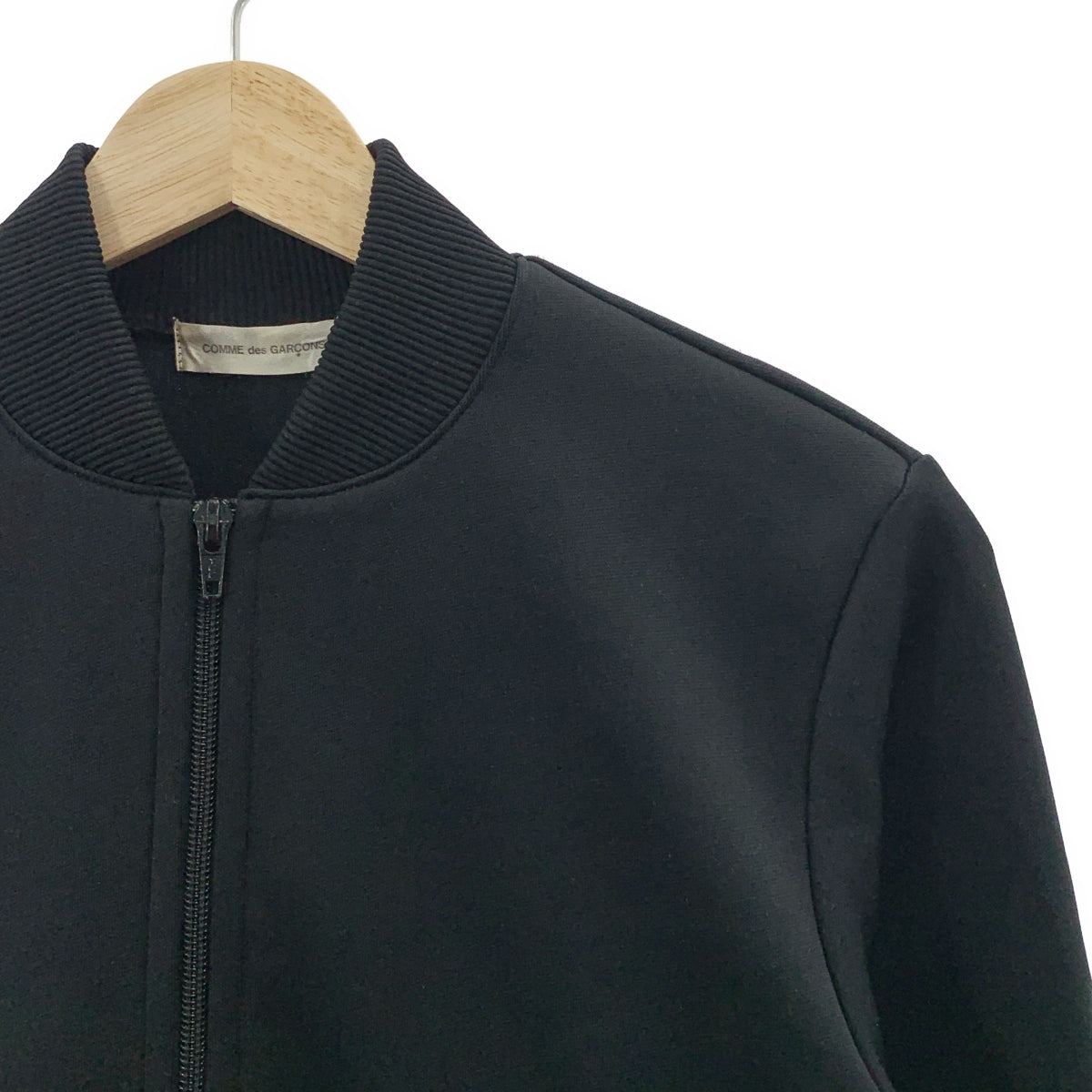 COMME des GARÇONS | 2001秋冬 |聚酯荷葉邊蕾絲裝飾拉鍊平紋針織運動外套 |