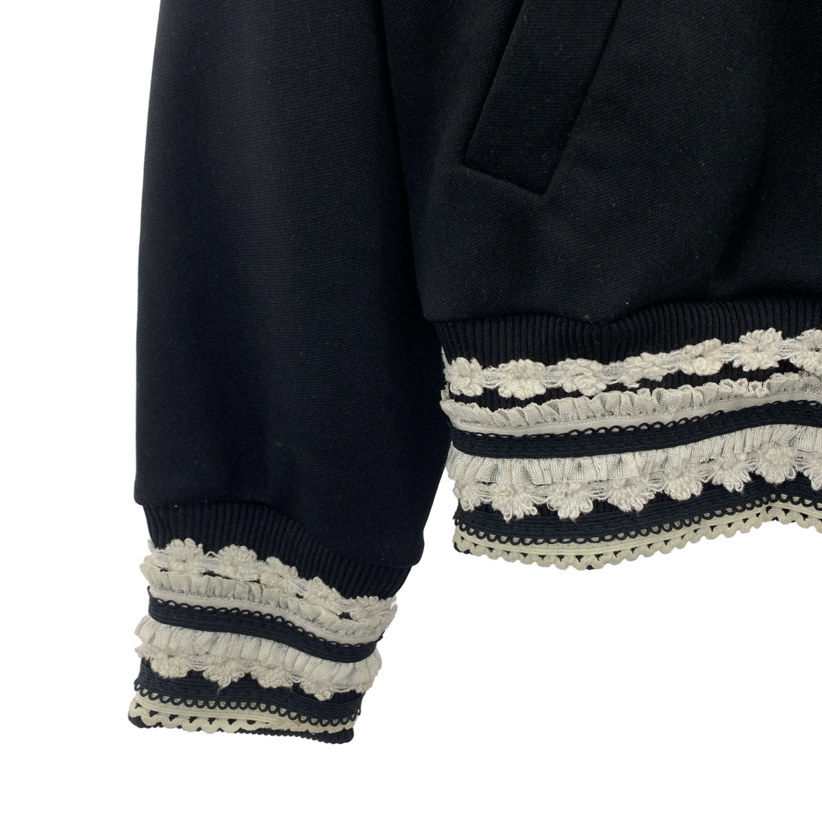 COMME des GARÇONS | 2001秋冬 |聚酯荷葉邊蕾絲裝飾拉鍊平紋針織運動外套 |
