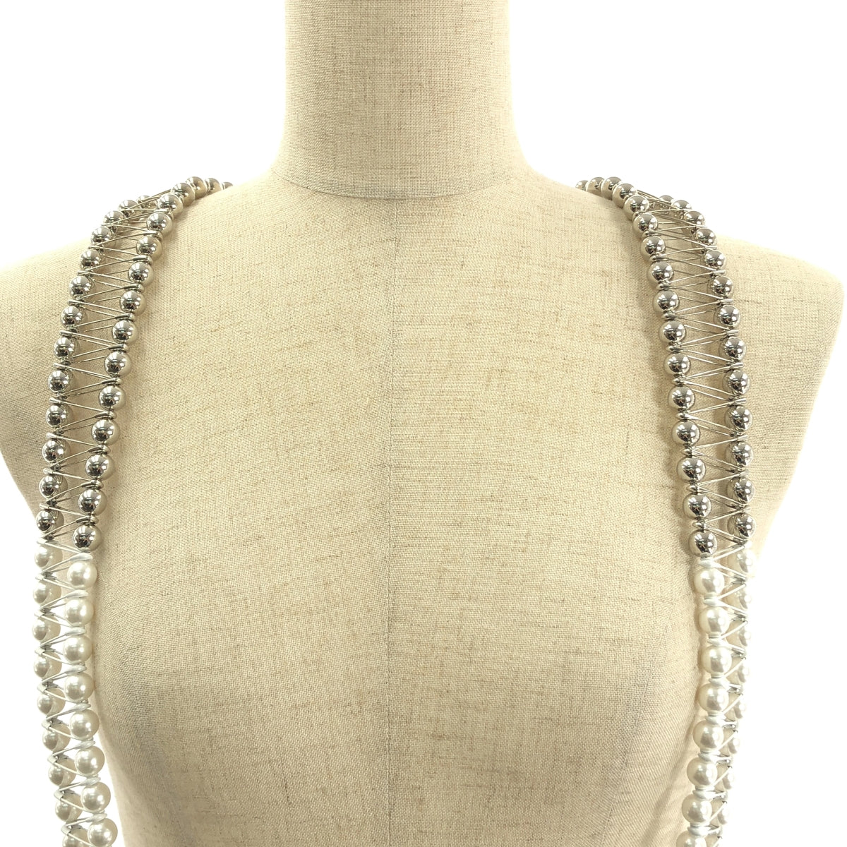 noir kei ninomiya / 느와르 케이니노미야 | 2025SS | 핀 진주 하네스 |