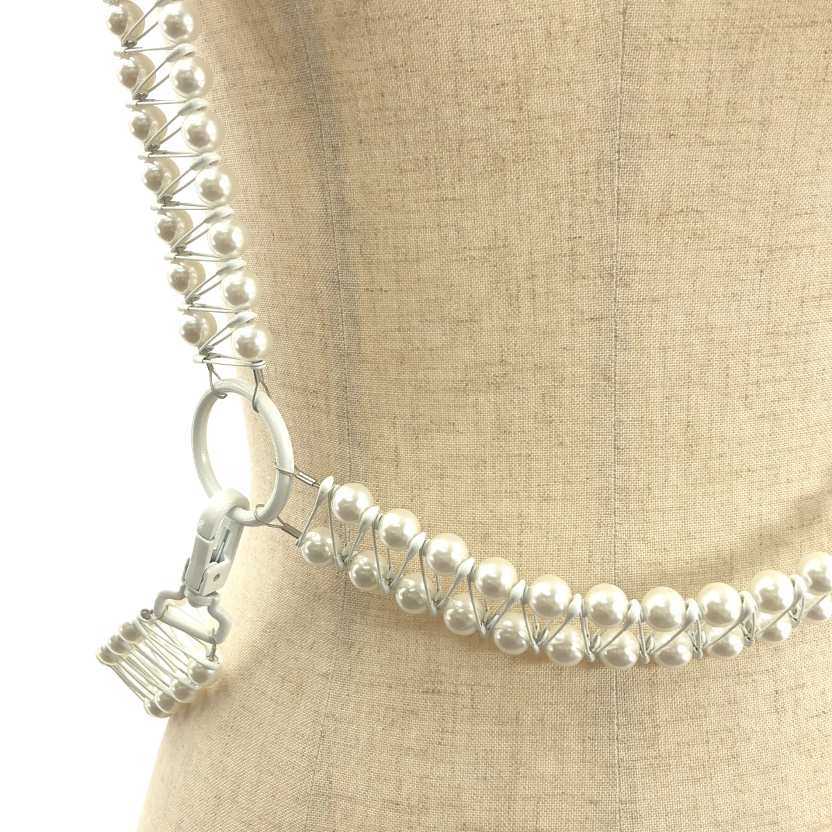 noir kei ninomiya / 느와르 케이니노미야 | 2025SS | 핀 진주 하네스 |