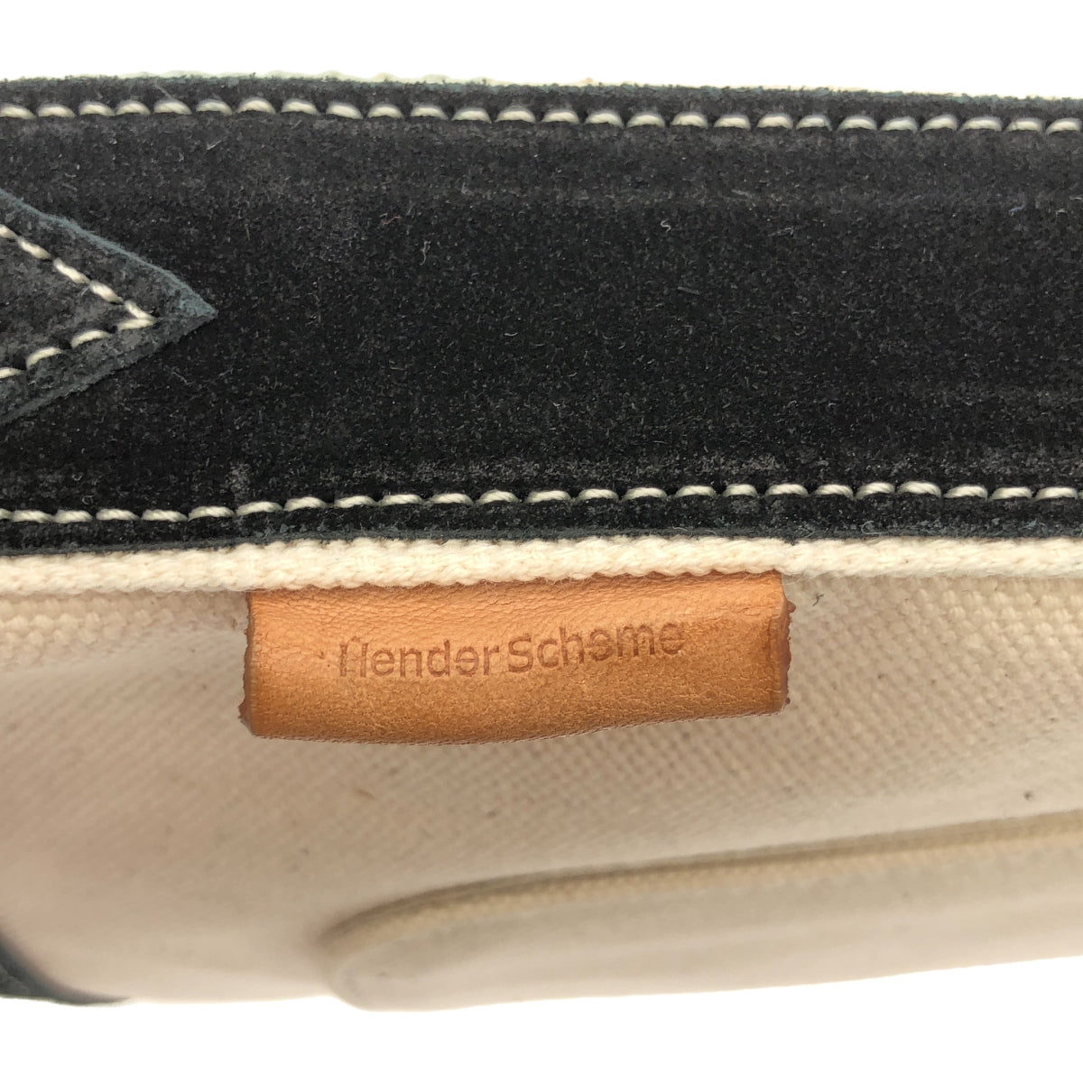 Hender scheme / 엔더 스키마 | campus suede shoulder 숄더백 | S | 블랙 / 오프 화이트 | 남성