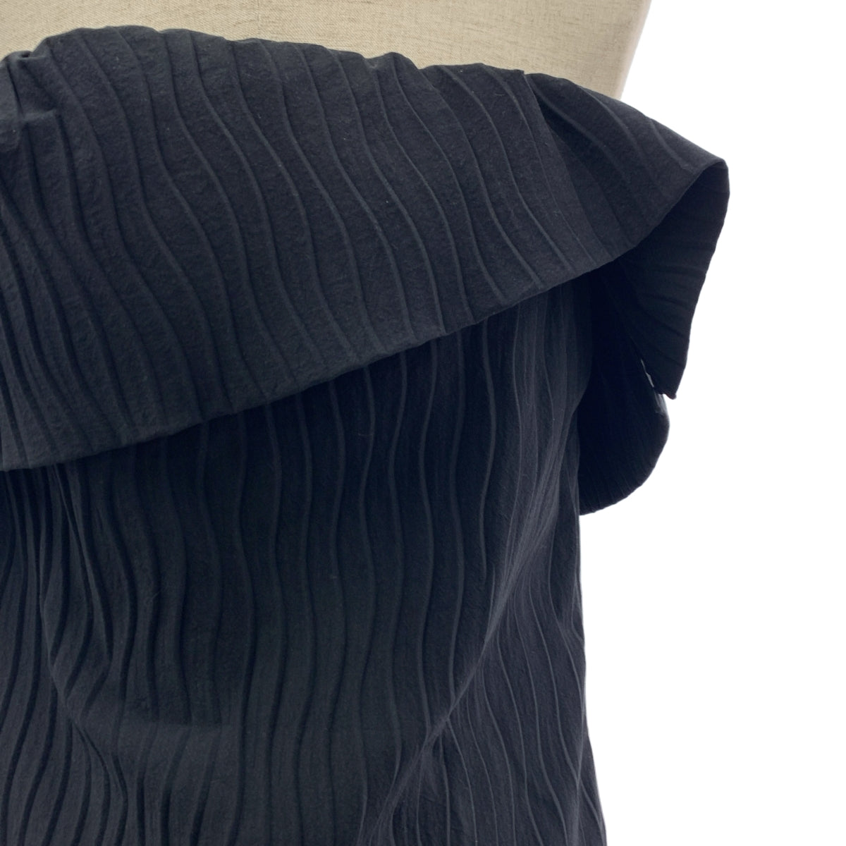 Mame Kurogouchi / 마메쿠로고우치 | 2025SS | Wave Pleats Baretop Dress / 베어 톱 드레스 원피스 | 1 | 여성