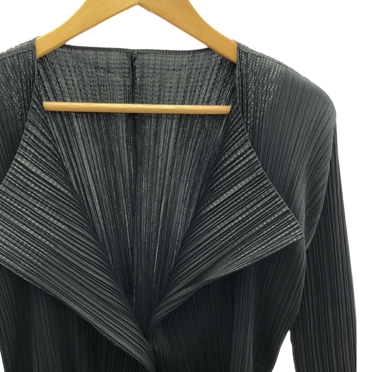 PLEATS PLEASE ISSEY MIYAKE | Pleated dot print cardigan | Size 3 | Black | Women's