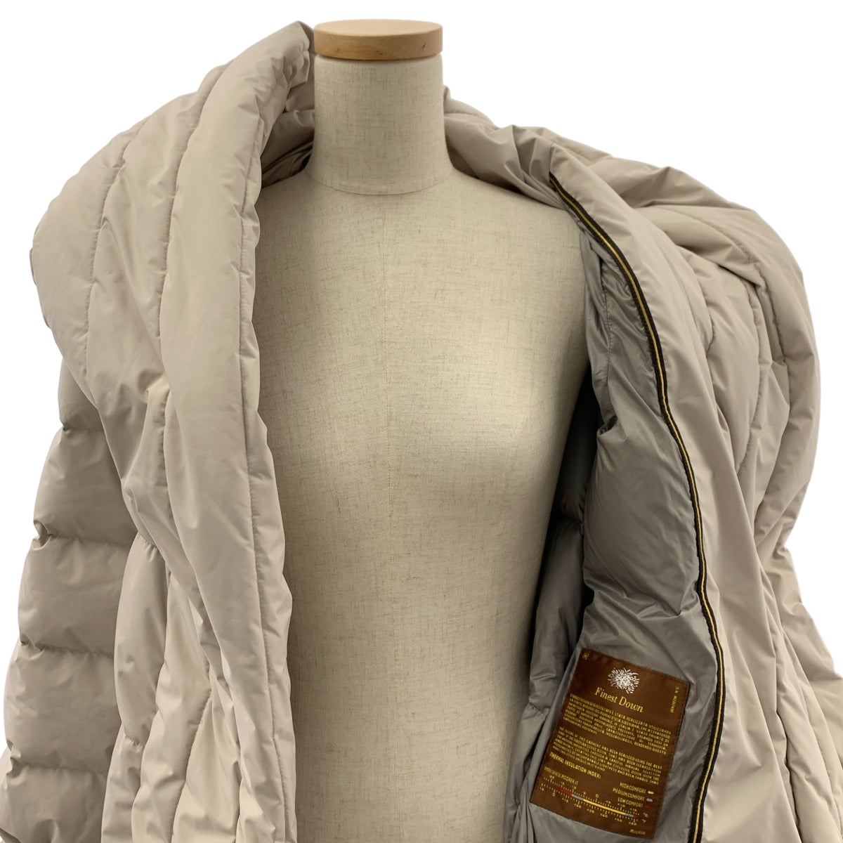 MooRER MANILA STP 淺灰色連帽羽絨服，女款，成色極佳